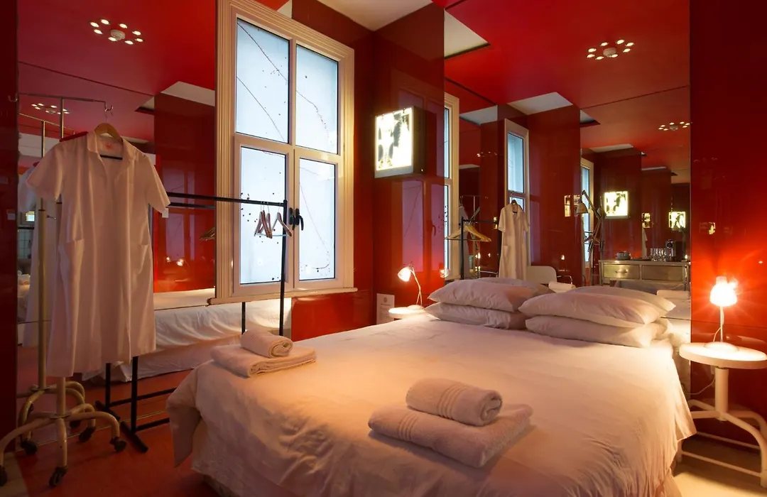 Daddy Long Legs Art Hotel-1