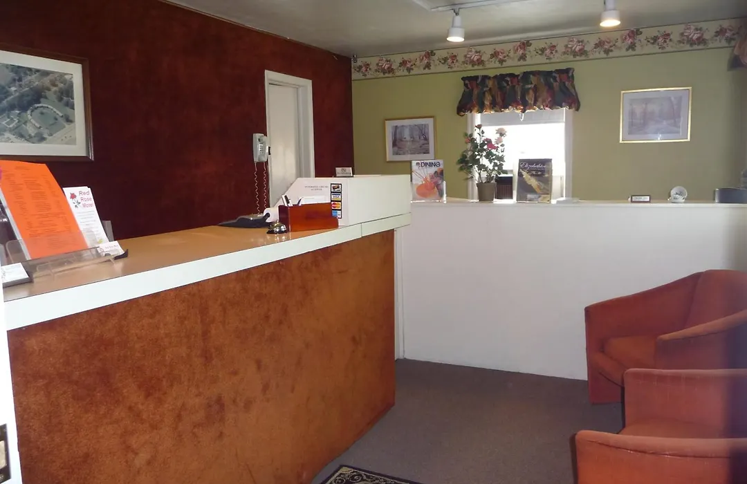 Red Rose Motel-1