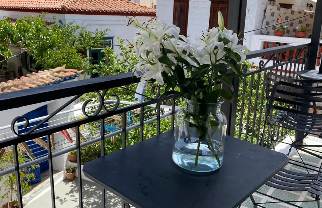 Douskos Uptown Living-1