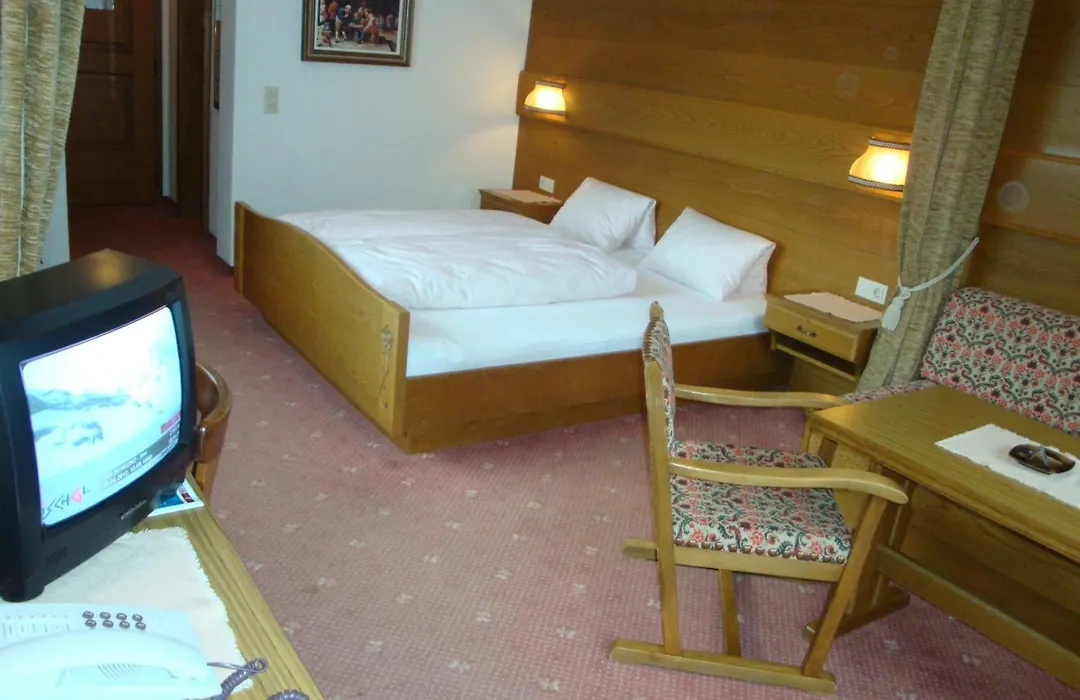 Hotel Garni Val-Sinestra-1