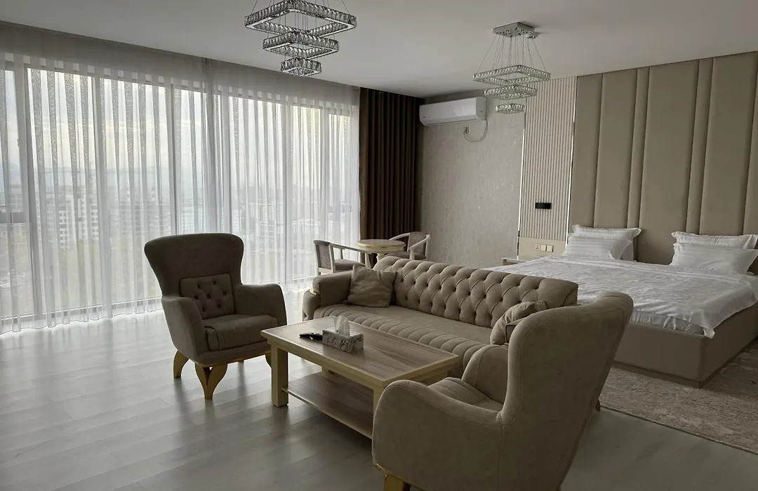 Aram Baland Hotel-1