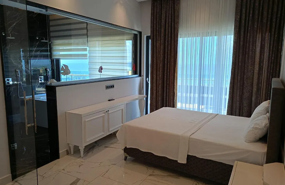 Elite Luxury Suite & Spa-1