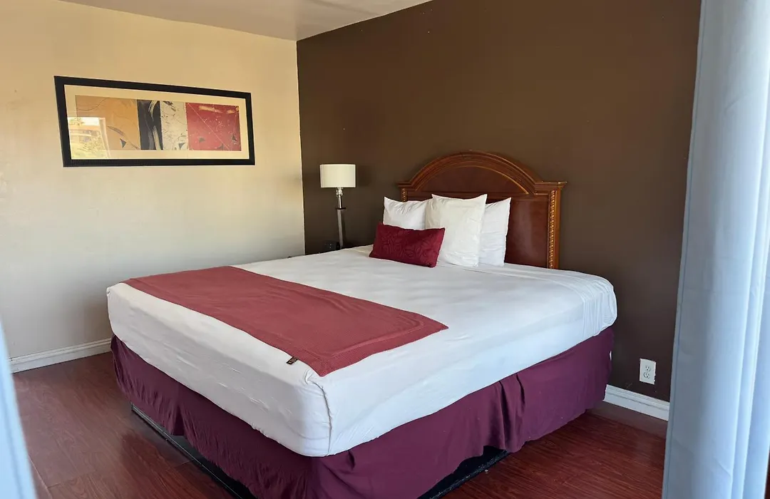Holiday Lodge-1