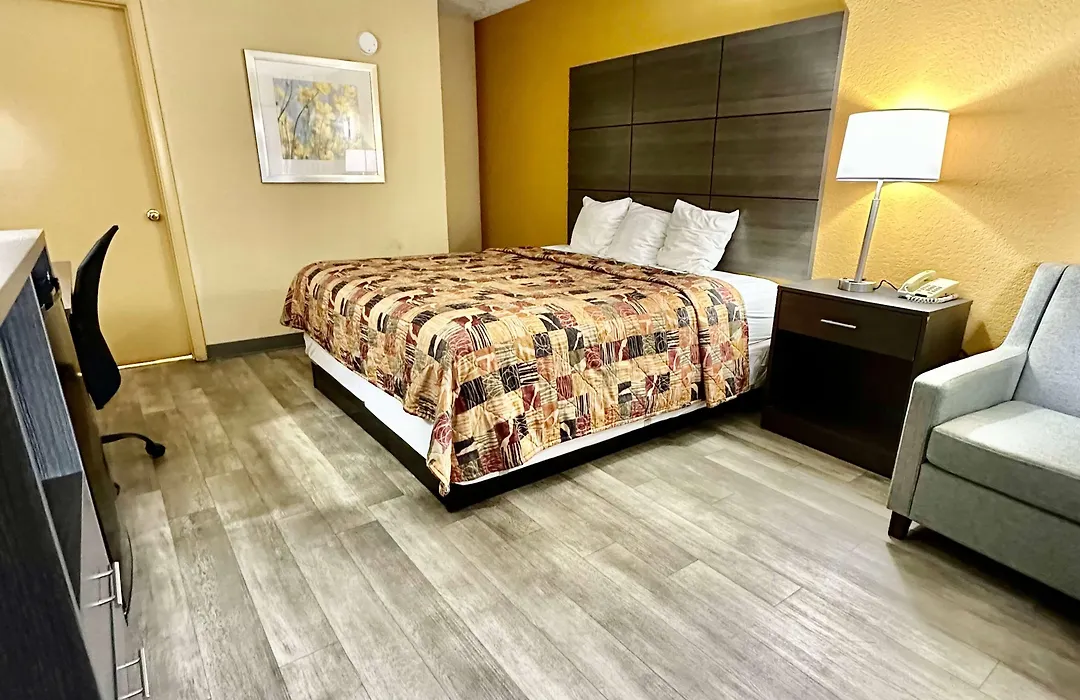 Days Inn By Wyndham Charlotte Northlake-1