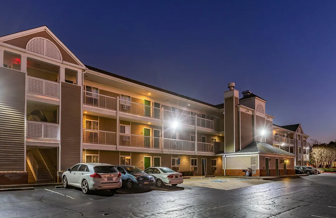 Hometowne Studios By Red Roof Atlanta - Chamblee-1