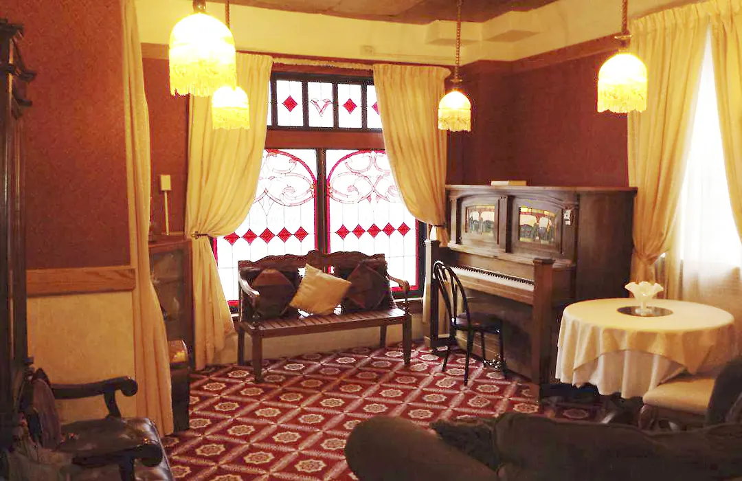 Van Gilder Hotel-1