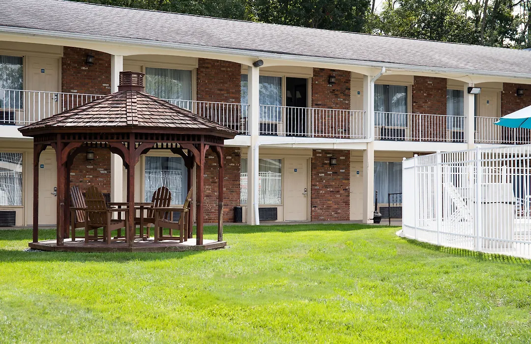 Crystal Inn Eatontown-1