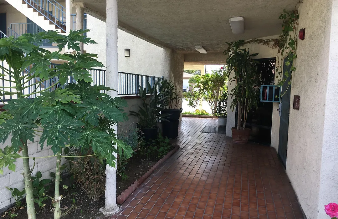 Bellflower Travel Inn-1