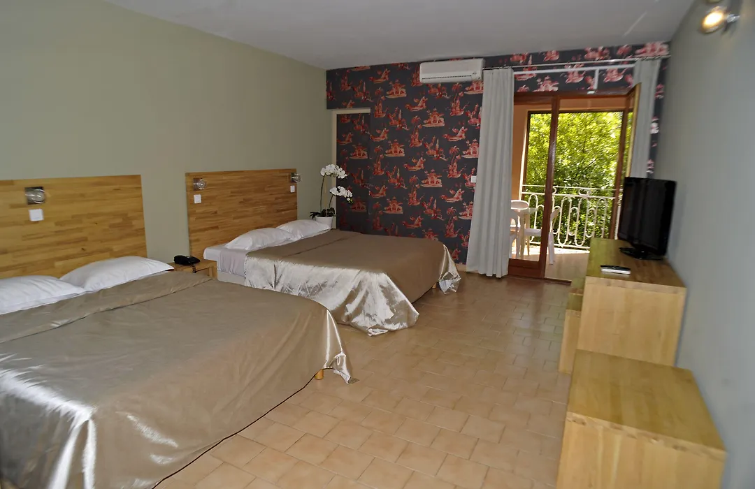 Logis Hotel Le Lonca-1