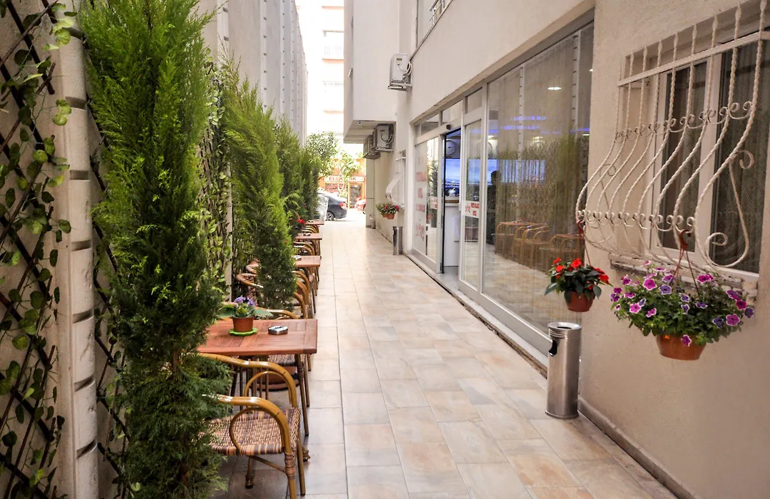 White Palace Hotel-1