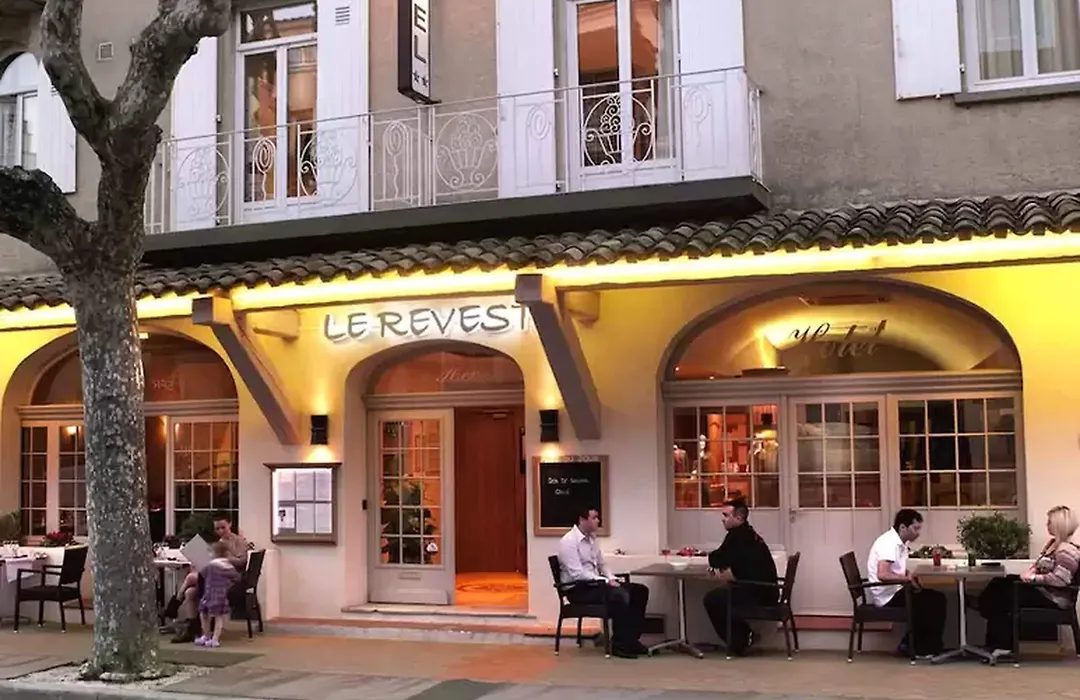 Brit Hotel Confort Le Revest Sainte-Maxime-1