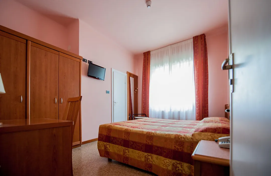 Hotel Lorenzo-1