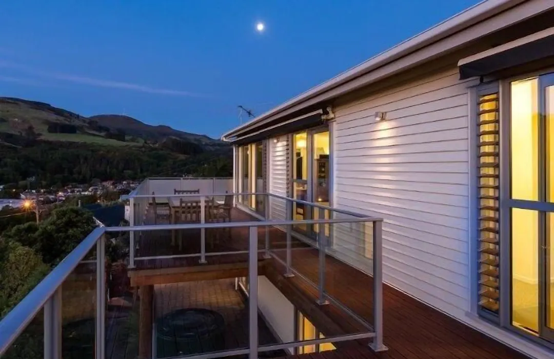 Sleep On The Steepest Street In The World!-1