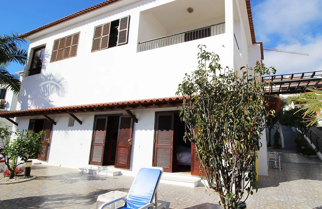 Guesthouse Vila Lusitania-1