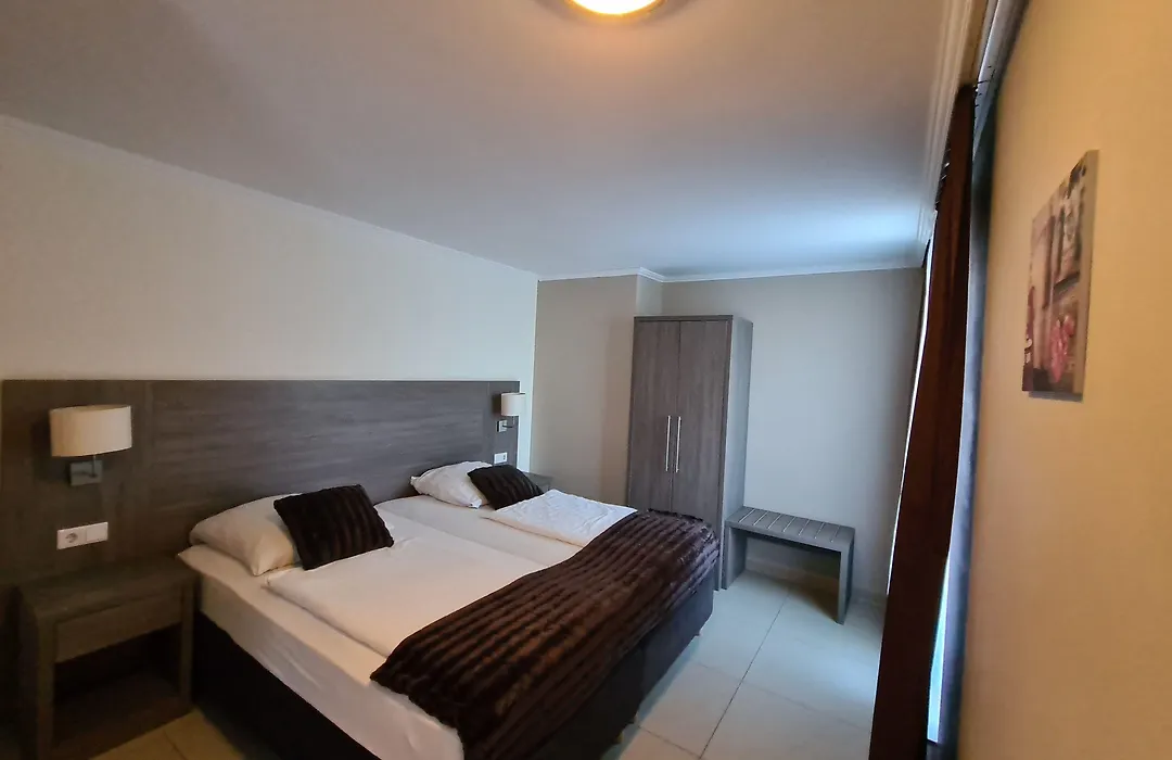 Hotel Cara Vita Cologne-1