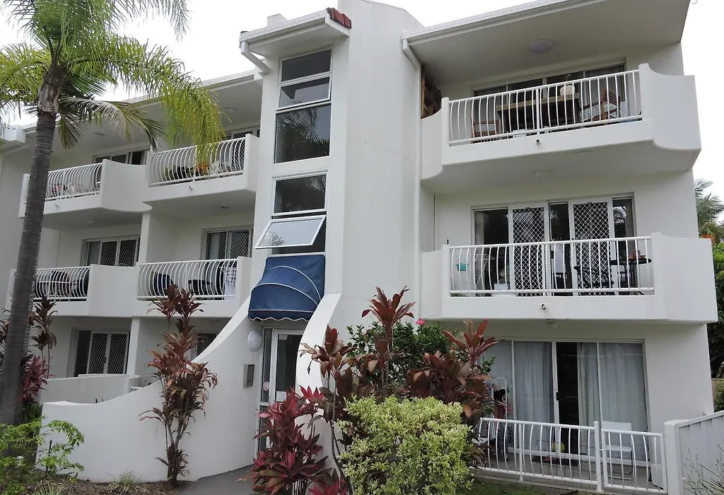 Cannes Court Apartments-1