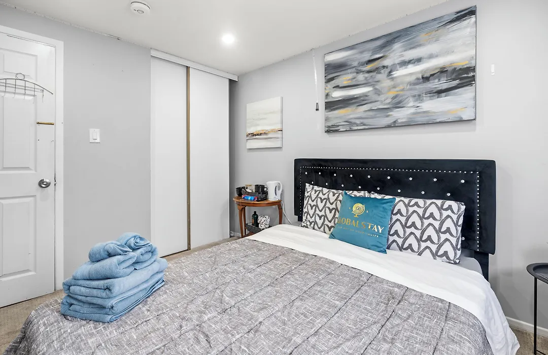 Rooming House In Scarborough By Globalstay-1