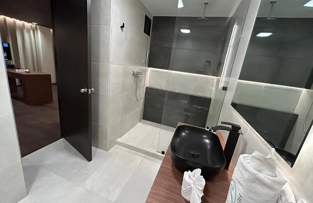 Hotel El Salvador-1