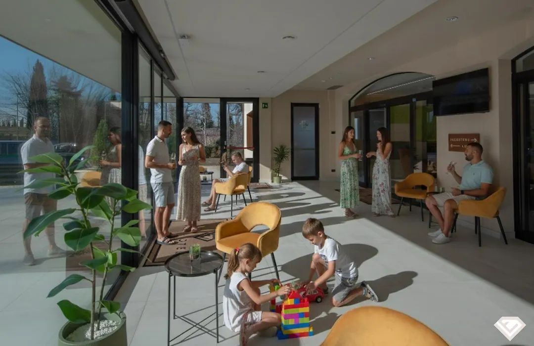 Ile Hotel-1
