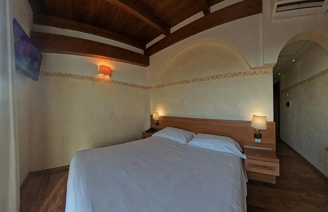 Hotel Aurora-1