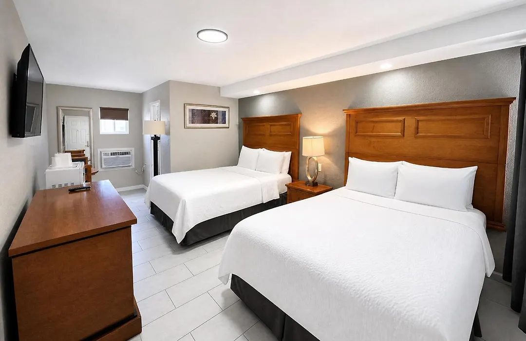 Paradise Inn-1