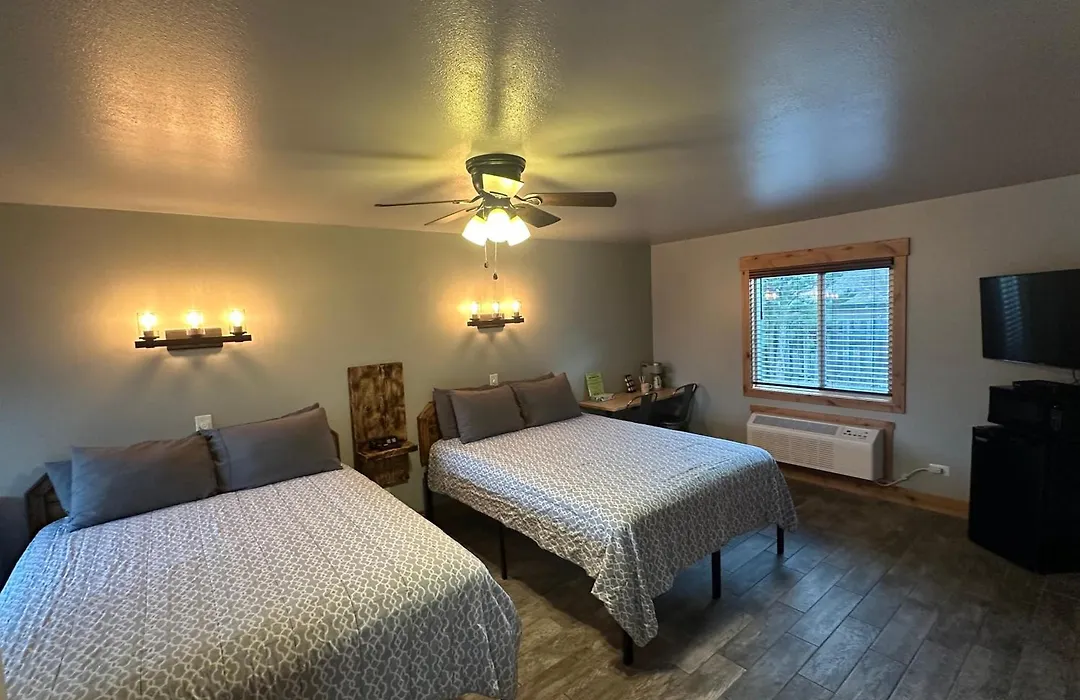 Columbine Inn (Adults Only)-1