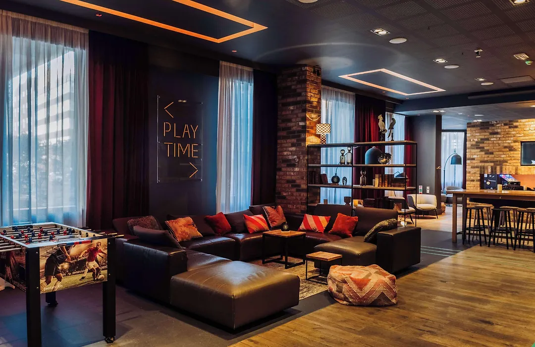 Pentahotel Reading-1
