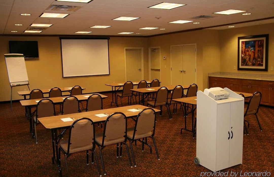 Hampton Inn & Suites Warren-1