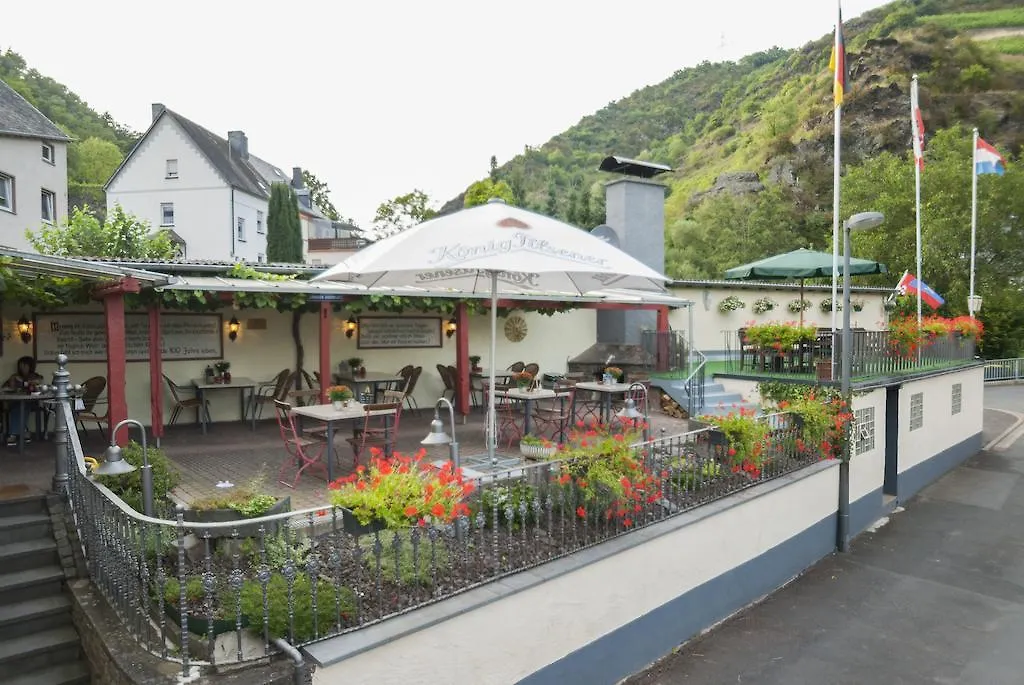 Alte Weinstube Burg Eltz-1