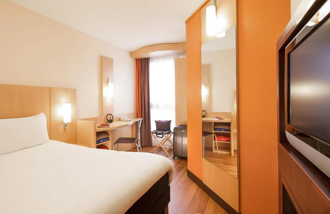 ibis Versailles Château-1