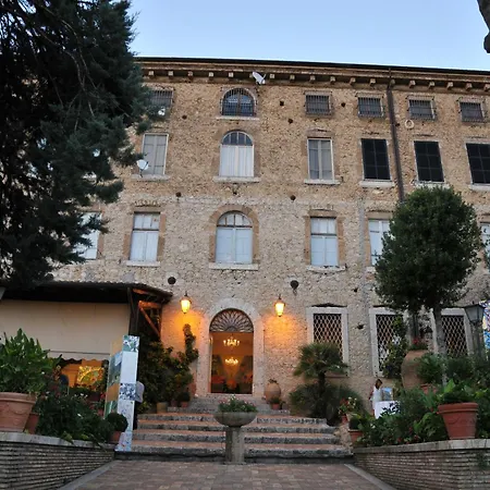 Hotel Il Cavalier D'Arpino-3