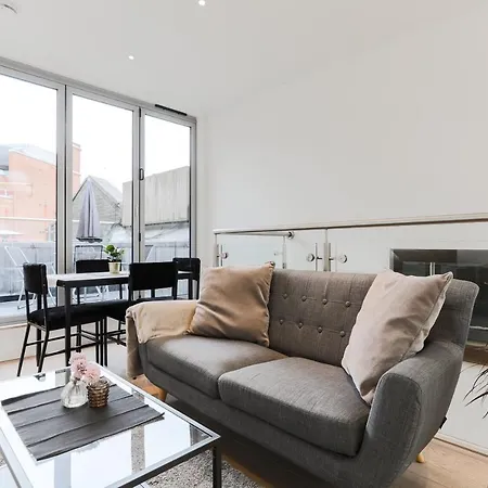 Trafalgar Square By Excel Apartments-3