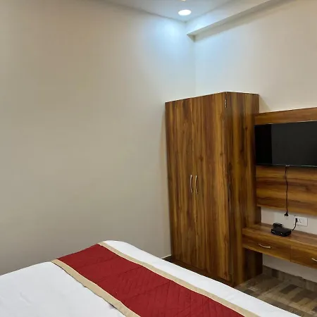 Hotel Taj Sarovar-2