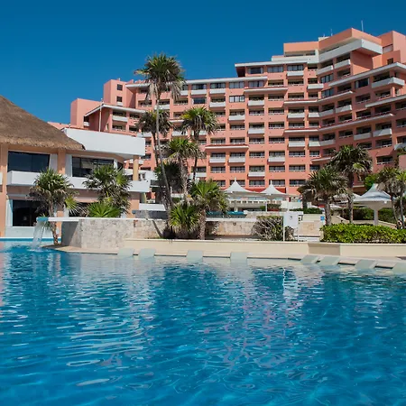 Wyndham Grand Cancun All Inclusive Resort & Villas-3