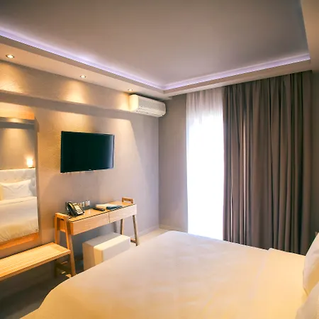 Royal Hotel And Suites-2