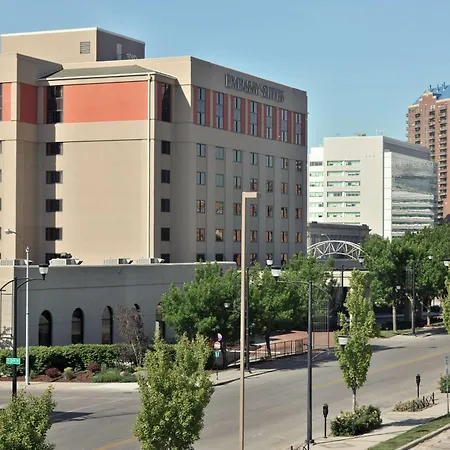 Embassy Suites Des Moines Downtown-2