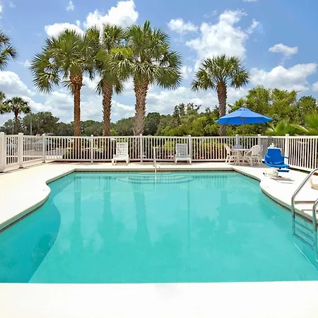 Microtel Inn & Suites By Wyndham Bushnell-2