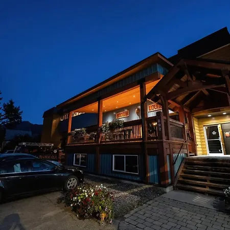 The Raging Elk Adventure Lodging-3