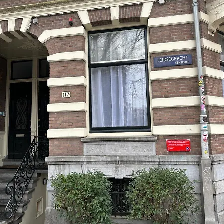 Weber Hotel 117-2