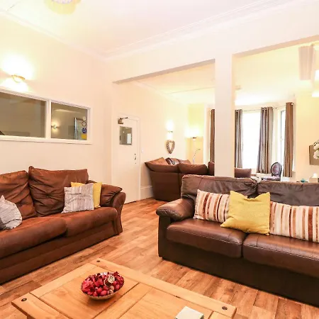 Clover Court-3