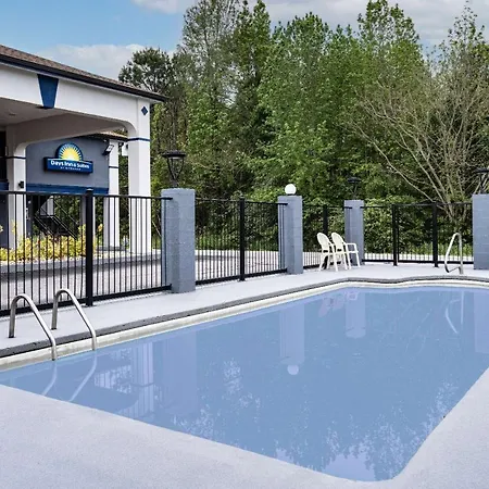 Days Inn By Wyndham Hamilton-3