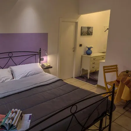 Lisetta Rooms-2