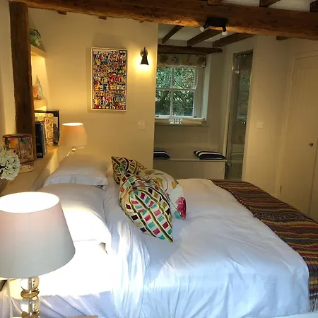 Thames Edge Rooms-3