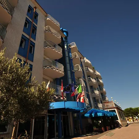 Hotel Ambassador-3