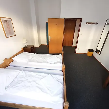 Die Fabrik - baxpax Hotel-2