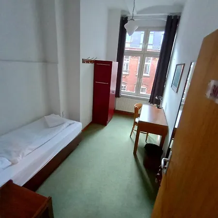 Die Fabrik - baxpax Hotel-3