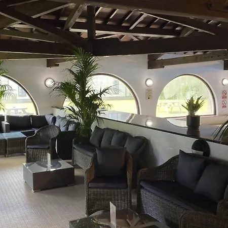 Europa Gatwick Hotel-3