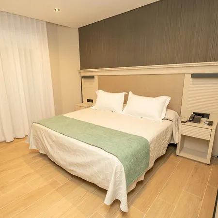Hotel y Apartamentos Diufain-3