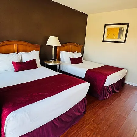 Holiday Lodge-2