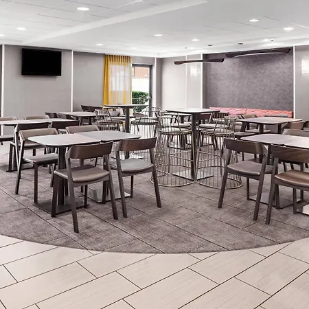 Springhill Suites Houston Hobby Airport-3